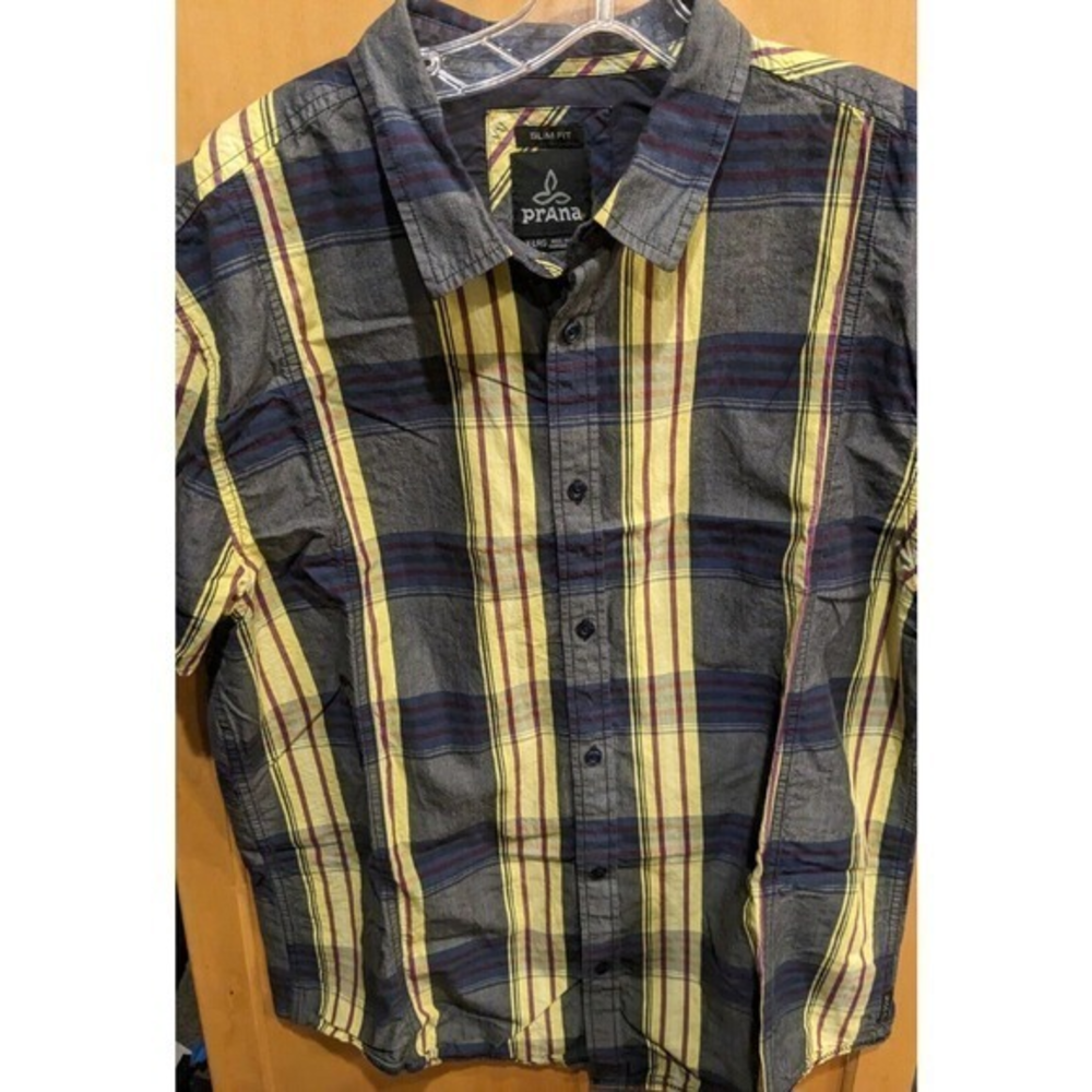 Prana Men's Button Down Short Sleeve Casual Shirt Size XL measures large plaid